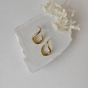 Серьги - гвоздик в позолоченой фурнитуре