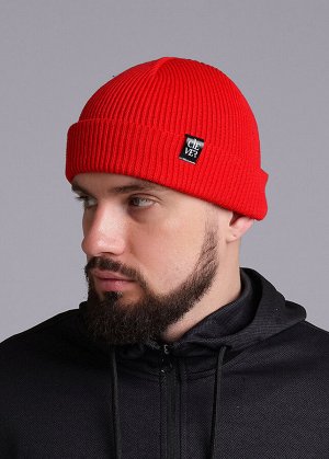 Шапка. Цвет: красный