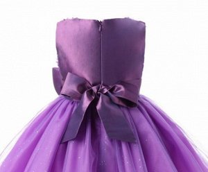 Платье В гардеробе каждой девочки обязательно должно быть несколько нарядных платьев для различных торжественных случаев, таких как утренники, походы с классом в театр, дни рождения и визиты в гости.