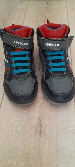 Кроссовки geox
