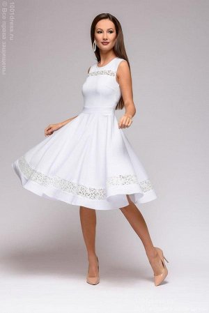 Платье белое без рукавов с кружевными вставками