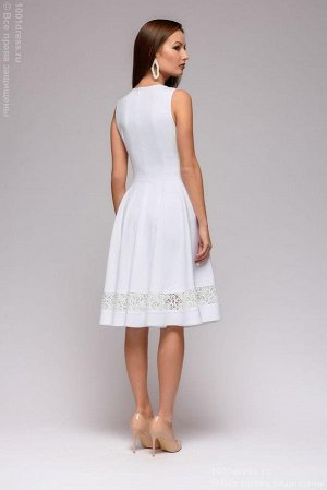 Платье белое без рукавов с кружевными вставками