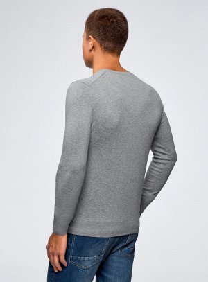 Пуловер базовый с V-образным вырезом