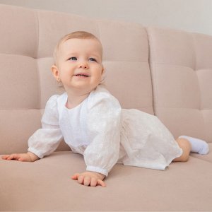 Комплект (Блузка и шорты) для девочки MINAKU цвет белый.