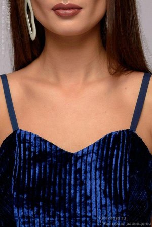 Платье темно-синее длины миди из фактурного бархата