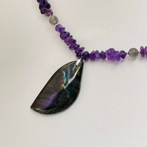 Колье из Аметиста и Лабрадора с кулоном