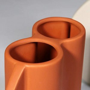 Оранжевая керамическая ваза