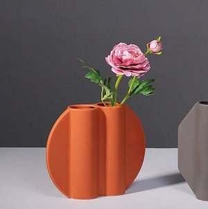 Оранжевая керамическая ваза