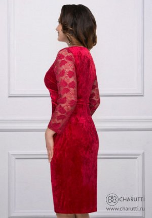 Платье Бархат-стрейч, кружевное полотно (15% вискоза; 85% полиэстер)Это платье наделяет вас магией: вы особенно красивы в ярком красном оттенке. Запах подчеркивает изящные формы, кружевные рукава грац