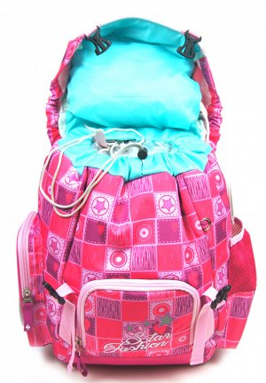 Рюкзак Рюкзак предназначен для учащихся начальной и средней школы, изготовлен из прочной нейлоновой ткани, за счет чего вес рюкзака составляет всего 0,6 кг. Особенностью конструкции рюкзака является у
