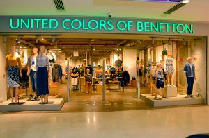 Черная юбка- карандаш от Benetton, Италия