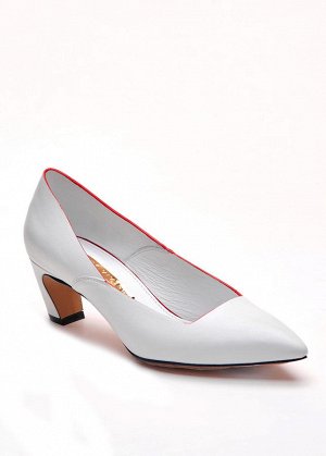 Туфли Кожа белая, замша красная. Высота каблука 5,5см