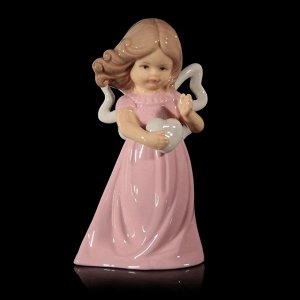 Сувенир керамика "Девочка в розовом платье с сердечком" 13,5х7,3х6 см