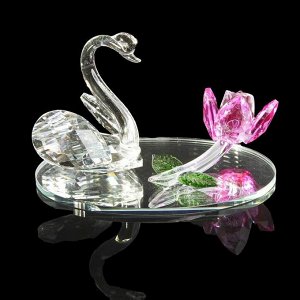 Сувенир стекло "Лебедь в пруду с розой" МИКС 7х11х7 см