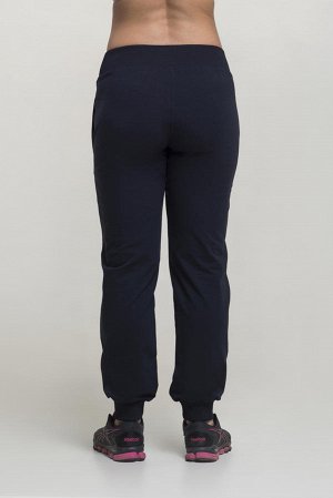 Брюки Женские брюки, на поясе и манжете. Футер LUX -  износостойкий, идентичен по своим свойствам с тканью Футер. Наличие в составе хлопка обеспечивает хорошую воздухопроницаемость, а эластан делает э