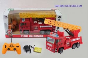678-59 машина пожарная р/у, в коробке 080111