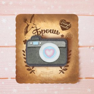 Брошь "Фотоаппарат"