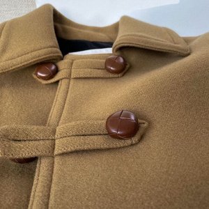 Длинное шерстяное пальто в стиле светской львицы