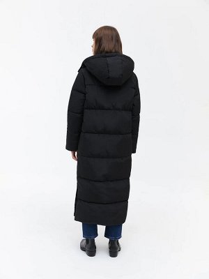 Oversize пуховик с воротником и капюшоном