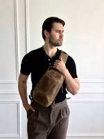 Плечевая мужская кожаная сумка