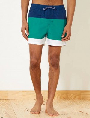 Трехцветные пляжные шорты