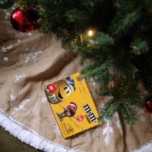 M&M's and Friends (577 гр) Большая посылка с новогодней игрой и стикерами Новогодний подарочный набор