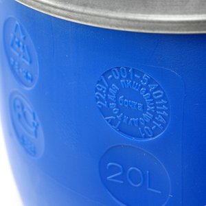 Бочка для пищевых продуктов полиэтиленовая 20л, 2 ручки, крышка с зажимным хомутом, синяя (Россия)