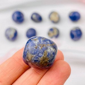 Галтовка из камня Содалит