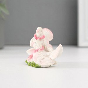 Фигурка полистоун «Голуби на книге в розовом венке», 4x6 см