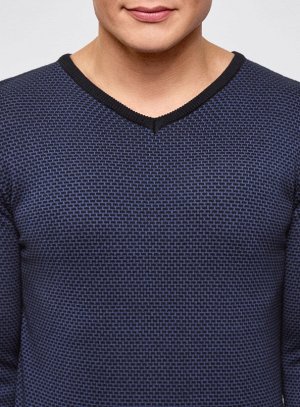 Пуловер с V-образным вырезом и контрастной отделкой