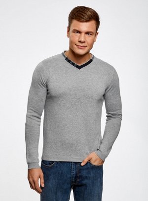 Пуловер с V-образным вырезом и декоративными пуговицами