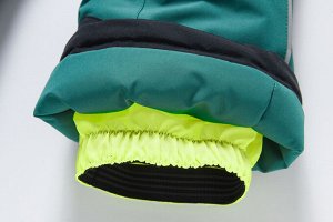 Зеленый Торговая марка: Valianly. Ткань: Gore-tex.
Материал подкладки: флис, 100% полиэстер.
Наполнитель Тинсулейт.
Дополнительно: светоотражающие элементы, трикотажные эластичные манжеты, высокая гор