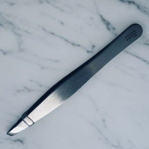Пинцет 326, косой профессиональный, с заточкой