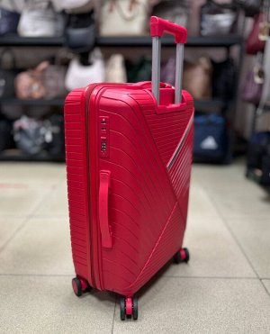 Чемодан из полипропилена красный большой L