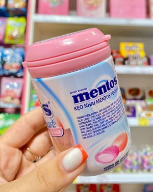 Жевательные конфеты со вкусом персика и клубники с йогуртом Mentos / Ментос Йогурт 120 гр