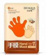 Медовая маска для рук содержит различные натуральные растительные экстракты и мед