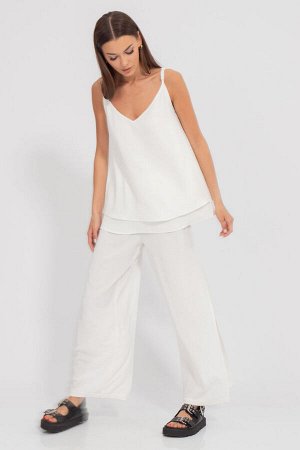 Костюм Костюм Kivviwear 4189419002 молочный 
Состав: ПЭ-100%;
Сезон: Лето
Рост: 170

Костюм, состоящий из брюк палаццо с разрезами по бокам и пояса-резинки, а также джемпера на бретелях, представляет