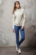 Куртка женская. Цвет: молочный