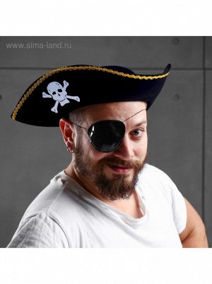 Шляпа треуголка с вышивкой