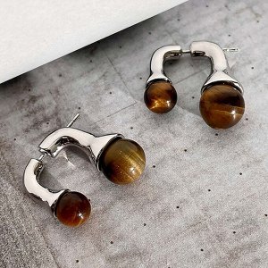 Серьги на гвоздиках
