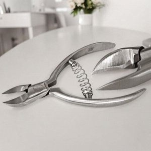 Кусачки для ногтей (особо для толстых и мужских ногтей) Bt-220 (20 mm), ergonomic, проф. заточка
