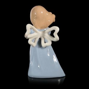 Сувенир керамика "Девочка в голубом платье с сердечком" 13,5х7,3х6 см