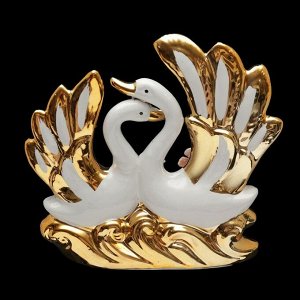 Сувенир керамика "Белые лебеди с цветами на волне" 16,5х18,2х4,7 см