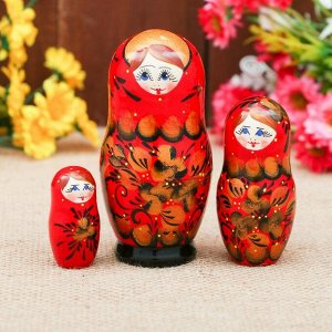 Матрёшка «Алёнка в кокошнике», красное платье, 3 кукольная, 11 см