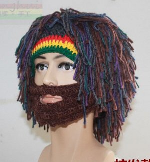 Волосатая бородатая шапка