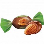 Конфеты Миндаль в молочной шоколадной глазури, 250гр.