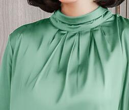 Блуза атласная светло-зелёная
