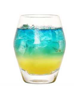 Стакан Дизайнерский бокал с толстым дном подойдет ценителям крепких алкогольных напитков — таких, как виски, скотч или бренди. А если добавить в стакан кубики льда, напиток заиграет новыми красками. И
