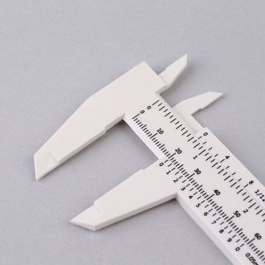 QF Штангенциркуль для разметки бровей, 21 x 7,5 см, цвет белый