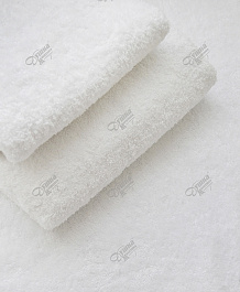 Белое полотенце для гостиниц без бордюра 450